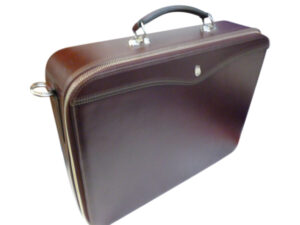 2022 12 19 14.26.37 - Neuss Travel Case/Briefcase GoldPfeil